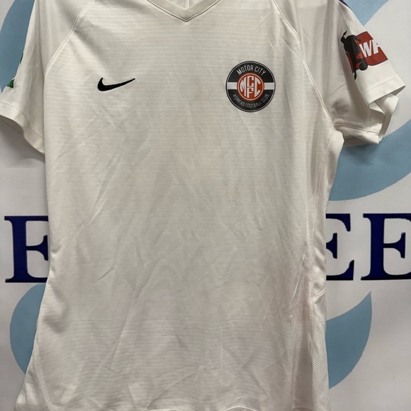 Tops - Nike Women’s T-shirt Bundle